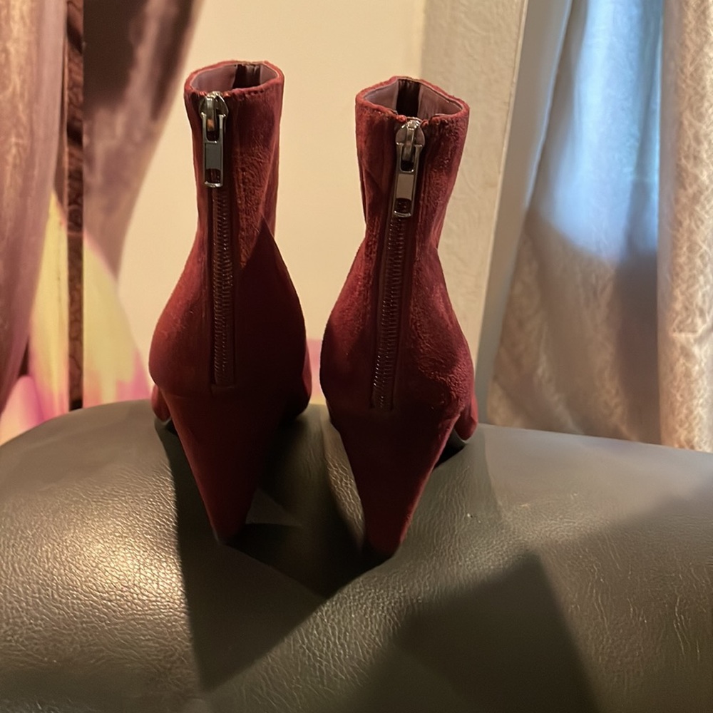 Burgundy Ankle Boots Sz 8-1/2 - Picture 2 of 3